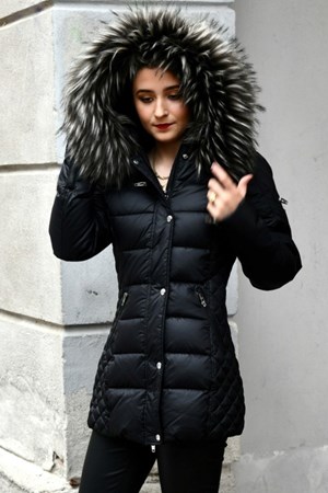 ROCKANDBLUE Dunjakke. Style: Beam M. Black / Silverfox look Faux Fur. Limited Edition:  2.399,- Spar: 20% - Nu: 1.919,-